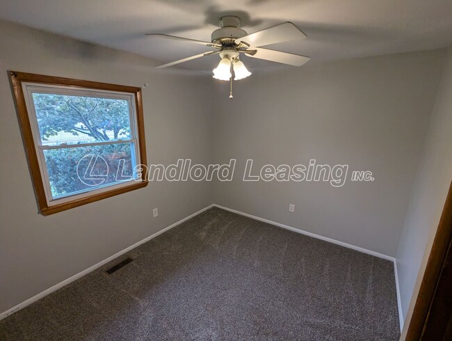 Building Photo - Charming 3 Bedroom Brick Ranch in Vermilion