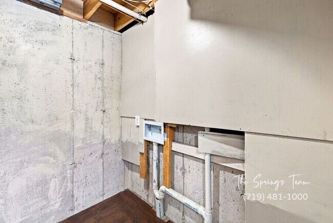 Building Photo - 4184 Charleston Dr