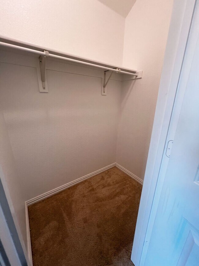 Building Photo - 4525 Conrad Ave