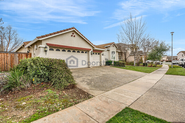 Building Photo - 9713 Toscano Dr