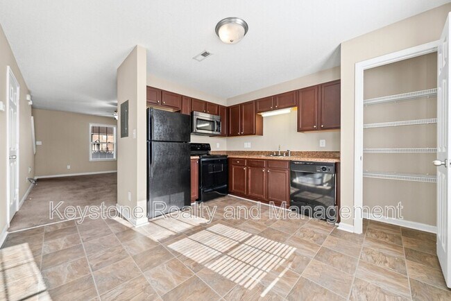 Building Photo - 816 Oak Arbor Ct