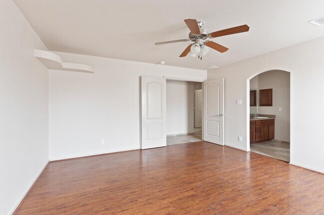 Building Photo - 608 Cactus Creek Pl