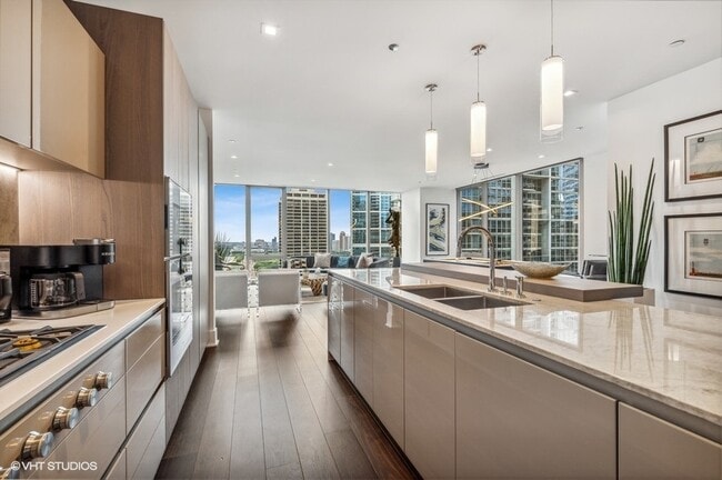 Building Photo - 363 E Wacker Dr