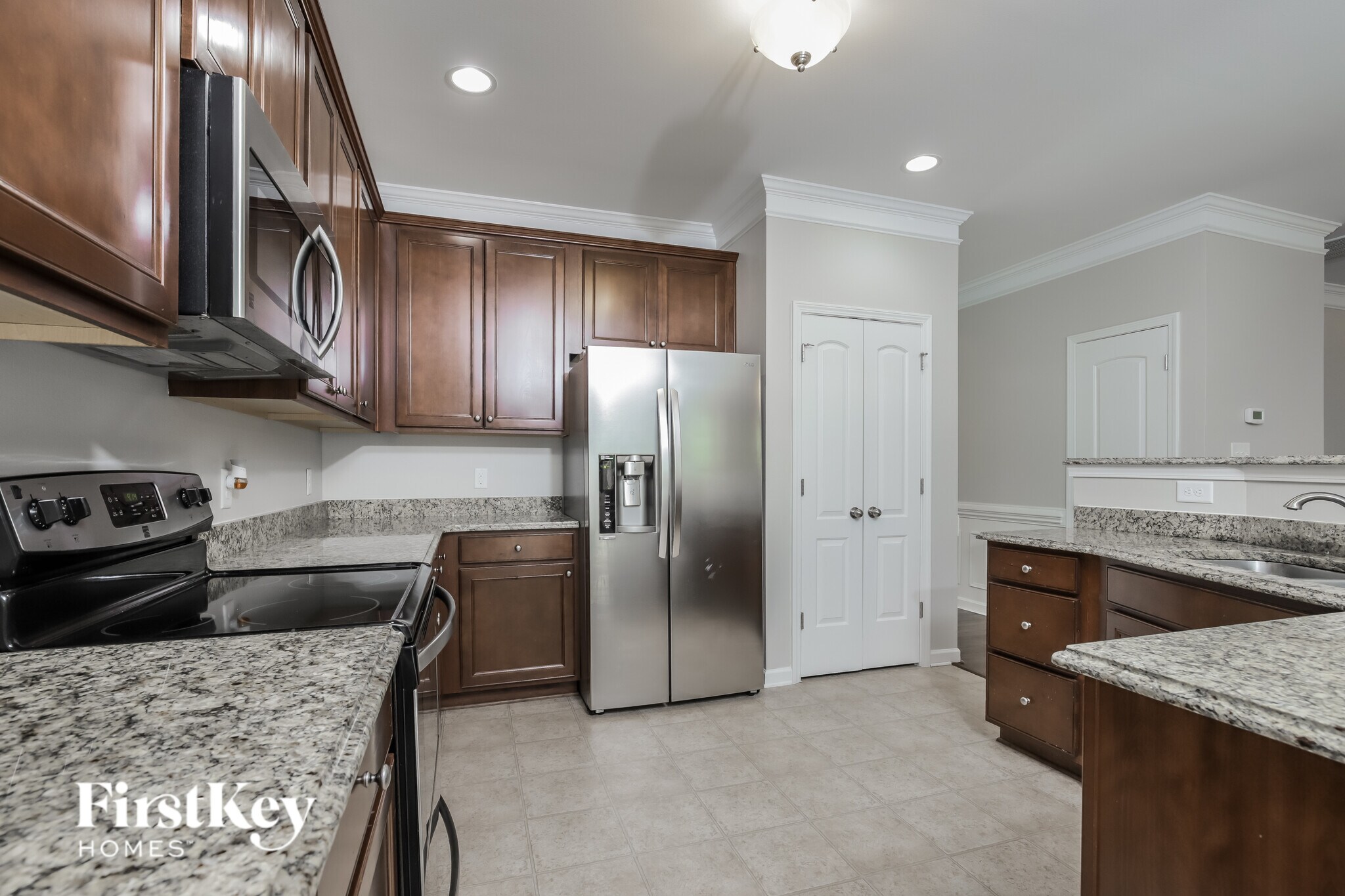 Building Photo - 4476 Redfern Pl