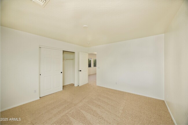 Building Photo - 18546 E Oak Hill Ln