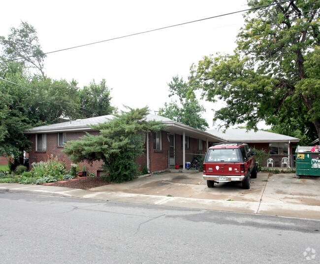 Primary Photo - 5581 S Delaware St