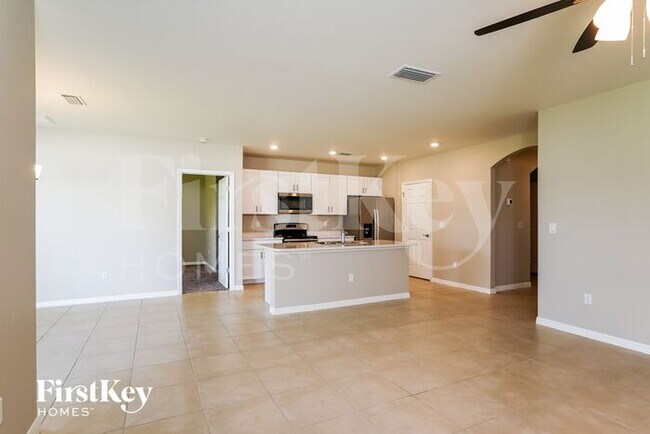 Building Photo - 349 NE 30th Terrace