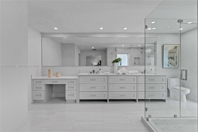 Building Photo - 6900 SW 136th St