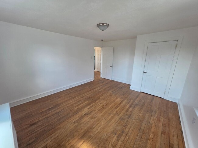 Building Photo - 19 Champlain Ave