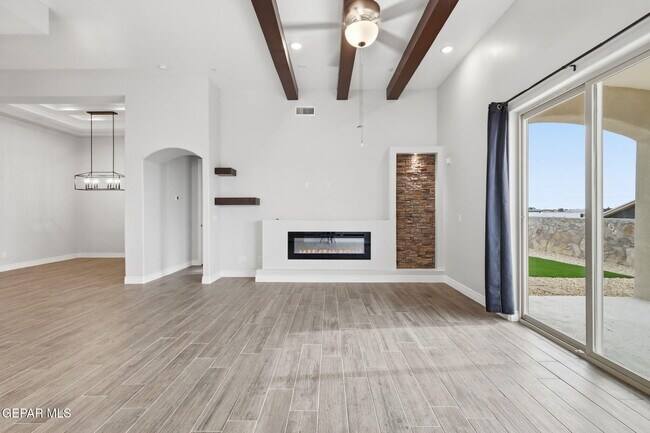 Building Photo - 219 Emerald Brass