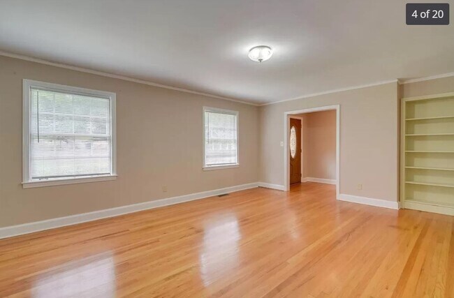 Building Photo - Lake Forest Drive - Just minutes from Augusta University!
