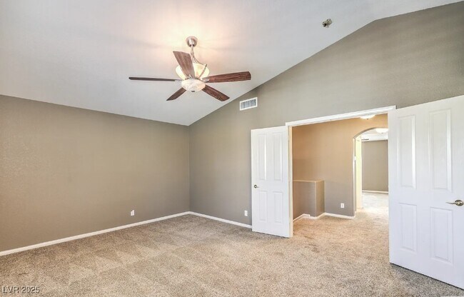 Building Photo - 2113 N Cedar Hills St