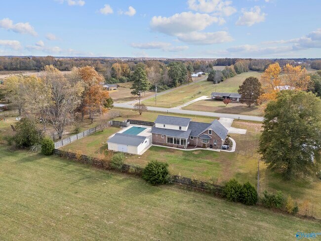 Building Photo - 15153 New Cut Rd