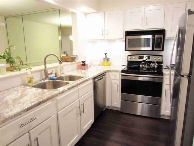 Building Photo - 11 Cantey Pl NW