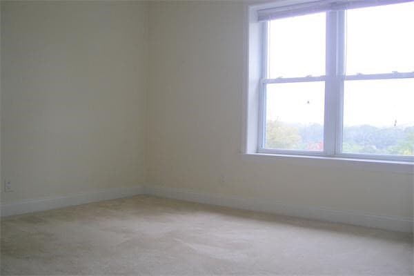 Building Photo - 152 Newton St