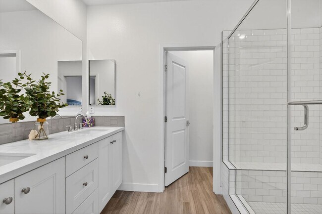 Building Photo - Doheney Beach Gem