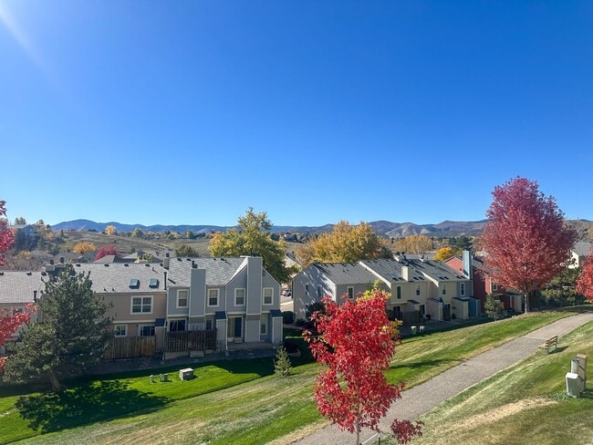 Building Photo - Beautiful TownHome Near Chatfield Reservoir