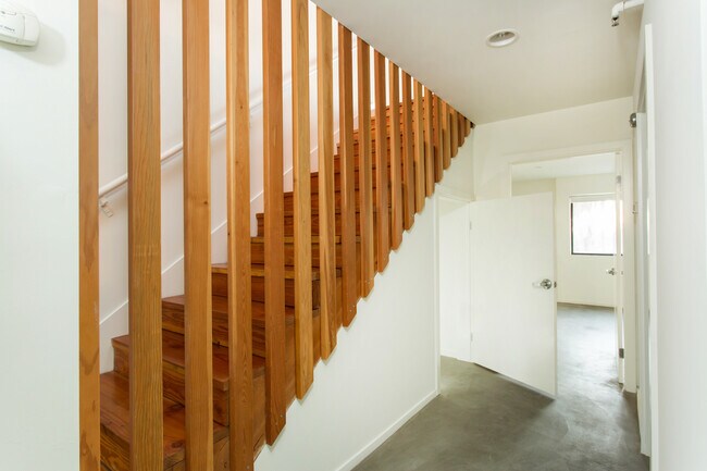 Building Photo - Abbot Lofts