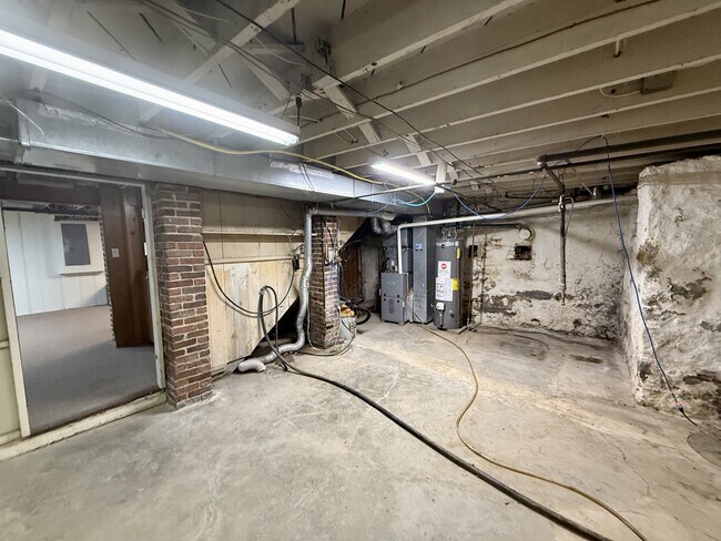 Building Photo - 429 W 70th Terrace