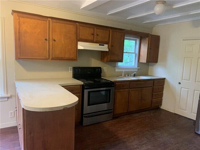 Building Photo - 1604 Water St