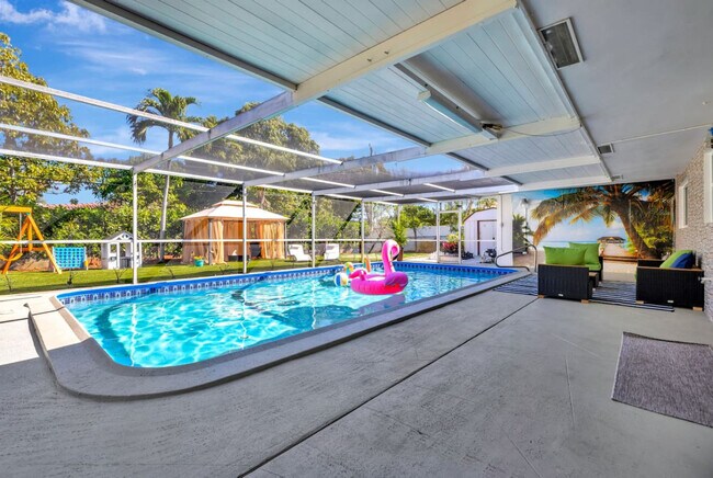 Building Photo - 391 NW 35th Ct