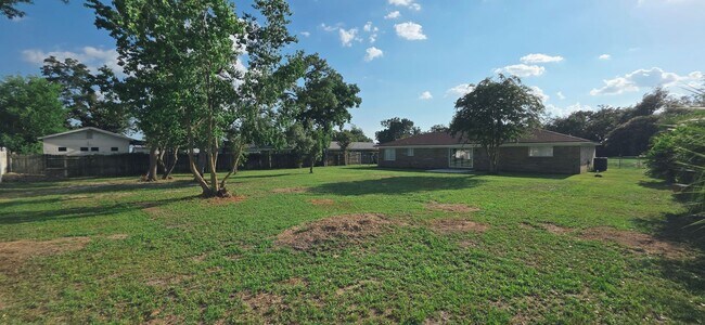 Building Photo - 619 Old Forest Way Rd