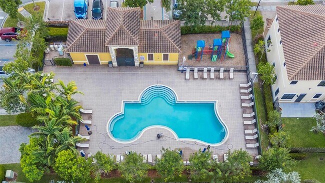 Building Photo - 9583 Town Parc Cir N