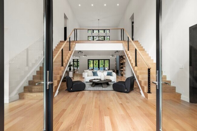 Building Photo - 68 Locust Ln