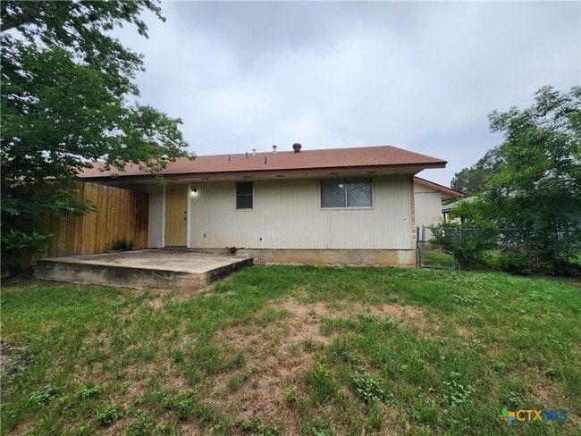 Building Photo - 317 Briarwood Dr