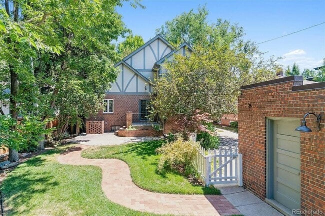 Building Photo - 1021 S Columbine St