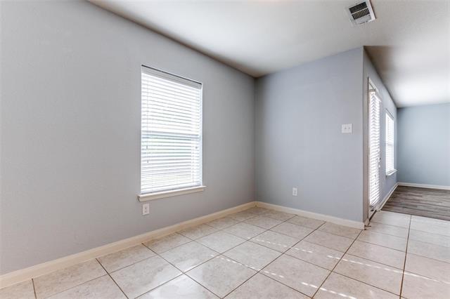 Building Photo - 1824 Persimmon Dr
