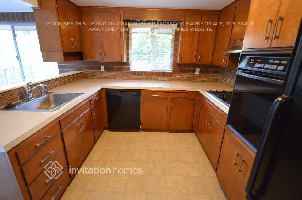 Building Photo - 14435 183rd Ave SE