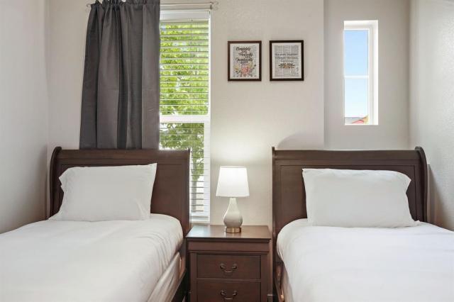 Building Photo - 4 bedroom in Meridian CA 83642