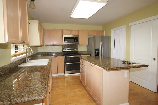 Building Photo - Beautiful Mililani Mauka Home! Over 2,000 s.f.!