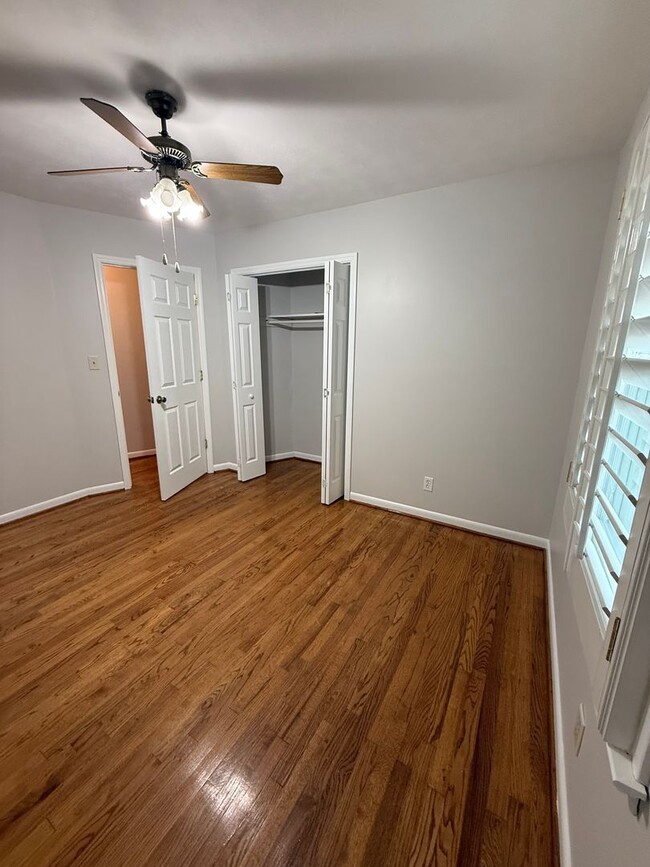 Building Photo - 2118 Glen Davis Rd