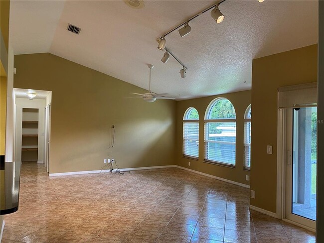 Building Photo - 1612 Atwater Dr