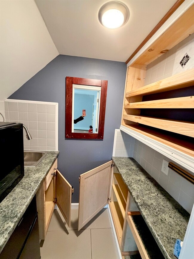 Building Photo - 62 Webster St