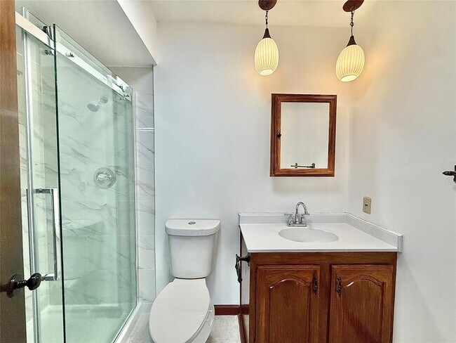 Building Photo - 7111 El Sereno Dr