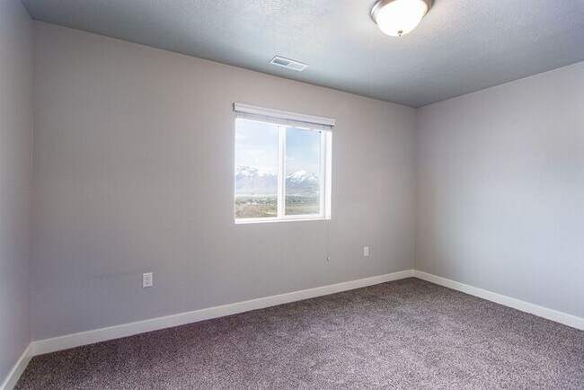 Building Photo - Amazing Paytons Quarry Townhome in Herriman