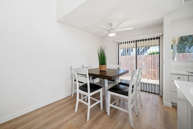 Building Photo - Fully remodeled luxury 3 bedroom 2 bathroom home with 2 car garage