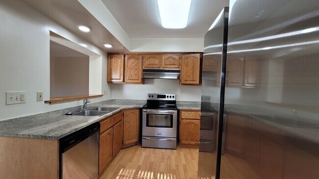 Building Photo - Spacious & Charming 2-Bed/2-Bath Home – Wa...
