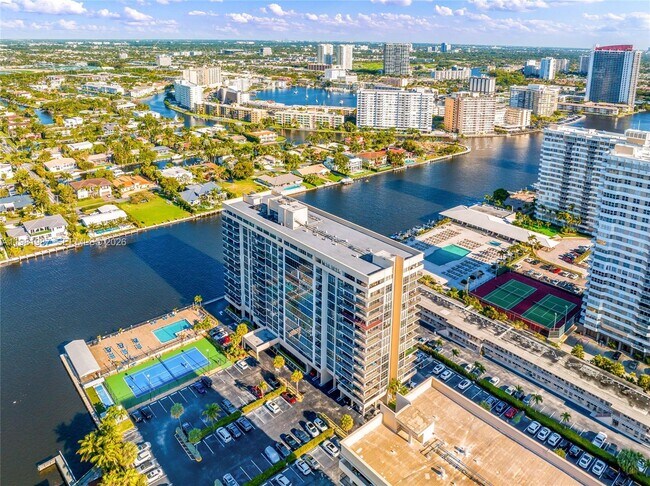 Building Photo - 2017 S Ocean Dr