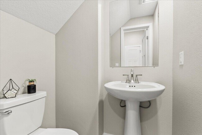 Building Photo - 4314 Spruce Crk Dr