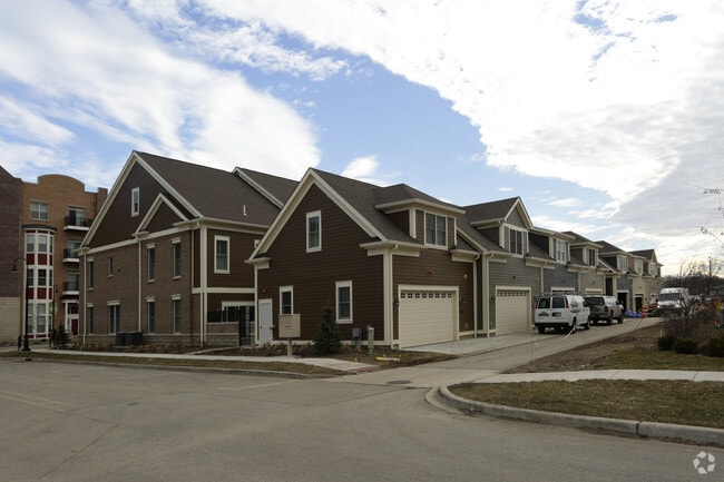 Building Photo - Triumph Court Townhomes