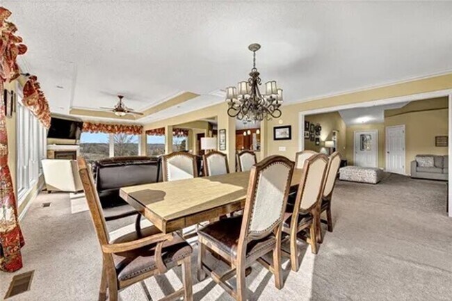 Building Photo - Beautiful Lake Front Home on Loch Lomond!