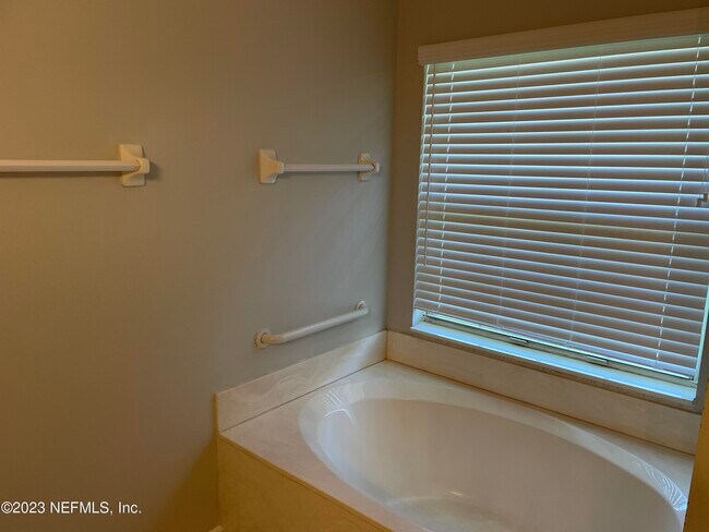 Building Photo - 65 Waterbridge Pl