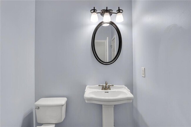 Building Photo - 2318 Longcourt Wy