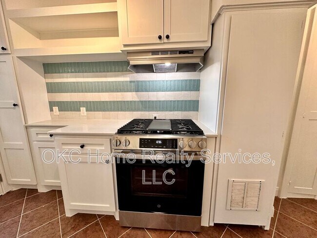 Building Photo - 1501 NW 18th St