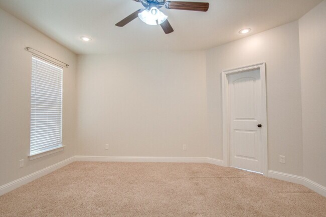 Building Photo - Stunning Move-In Ready 3-Bed, 2-Bath Energy-Efficient Brick Home in Pace with Brand-New Flooring,...