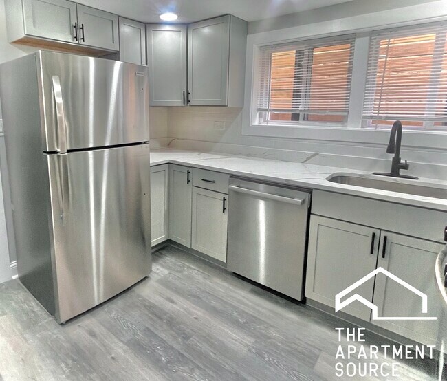 Building Photo - 2937 N Fairfield Ave